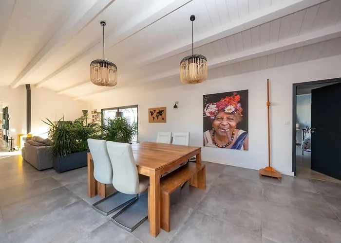 Idéale Pour Deux Familles Qui Cohabitent Villa